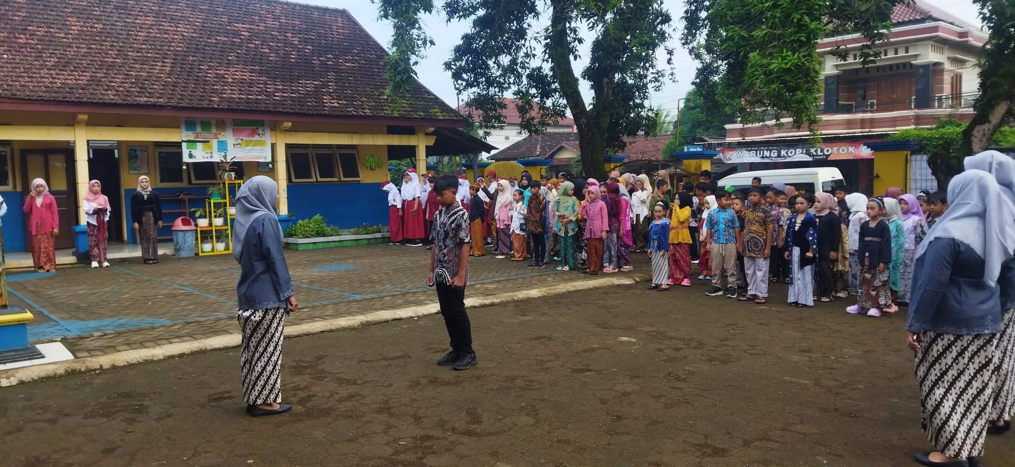 Upacara Hari Kartini 2025