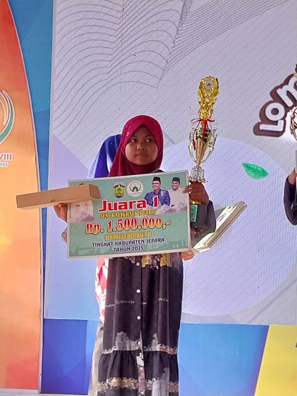 Aisyah Nurul Khusnia Juara 1 Lomba Kaligrafi Mapsi Provinsi Jateng Kontingen Jepara